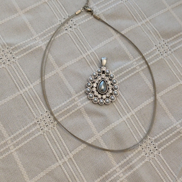 Premier Designs Jewelry "Pearly Drops" necklace - Picture 4 of 5